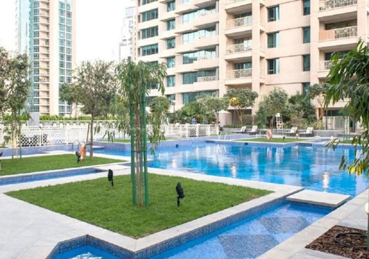 Signature Burj Khalifa View Residence Dubai Exterior foto